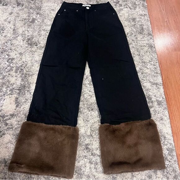 NWOT WeWoreWhat Women's black Straight leg Jeans with faux fur cuffs size 24 - Picture 7 of 15